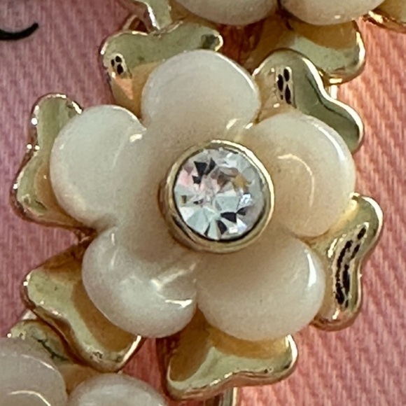 Kate spade ( Rare ) garden flowers mother of pearls necklace - Picture 6 of 10
